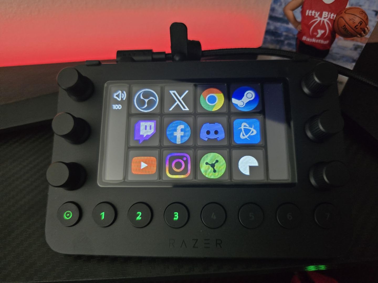 Stream Controller: All-In-One Keypad for Streaming - 12 Haptic Switchblade Keys - 6 Tactile Analog Dials - 8 Programmable Buttons - Designed for PC & Mac Compatibility customer photo 2