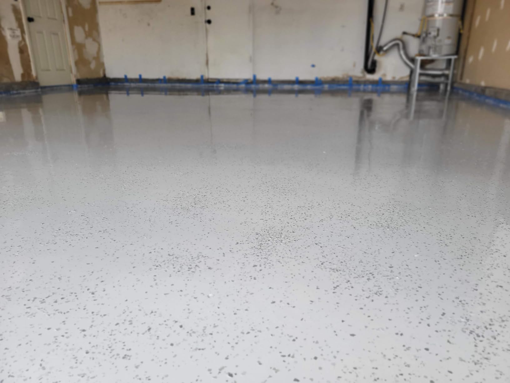 ArmorPoxy Garage Epoxy Floor Kit - 100% Solids - 2 Part Industrial-Grade Coating w/UltraGlaze Topcoat | DIY Slip & Hot Tire Resistant |300 Sq Ft - Medium Gray - 17 pc kit customer photo 1