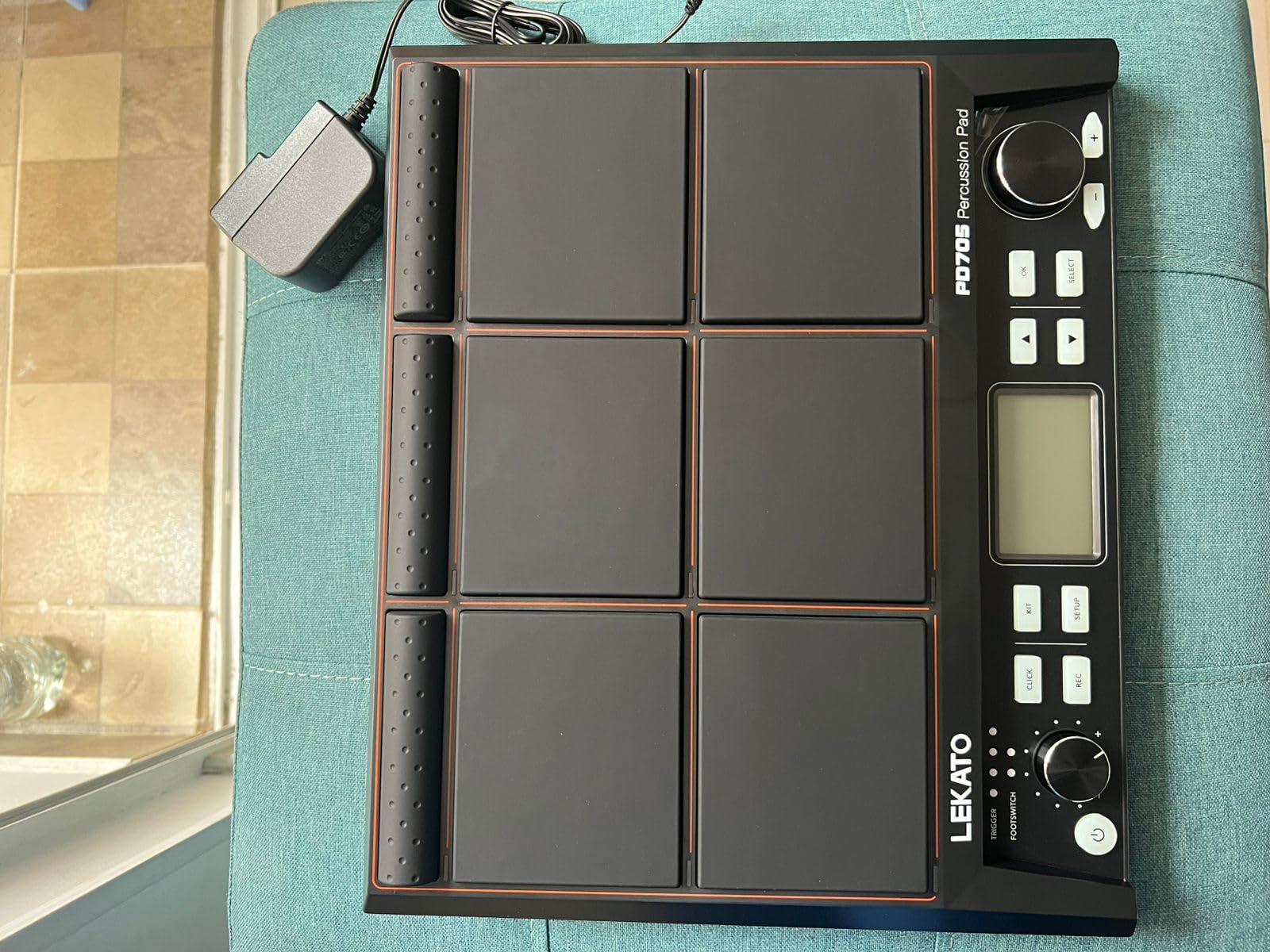 LEKATO Percussion Sample Pad, Electric Drum Pad with 9 Velocity-Sensitive Drum Pad, 592+ Sounds, MIDI out, USB, AUX, Looper, Metronome customer photo 2