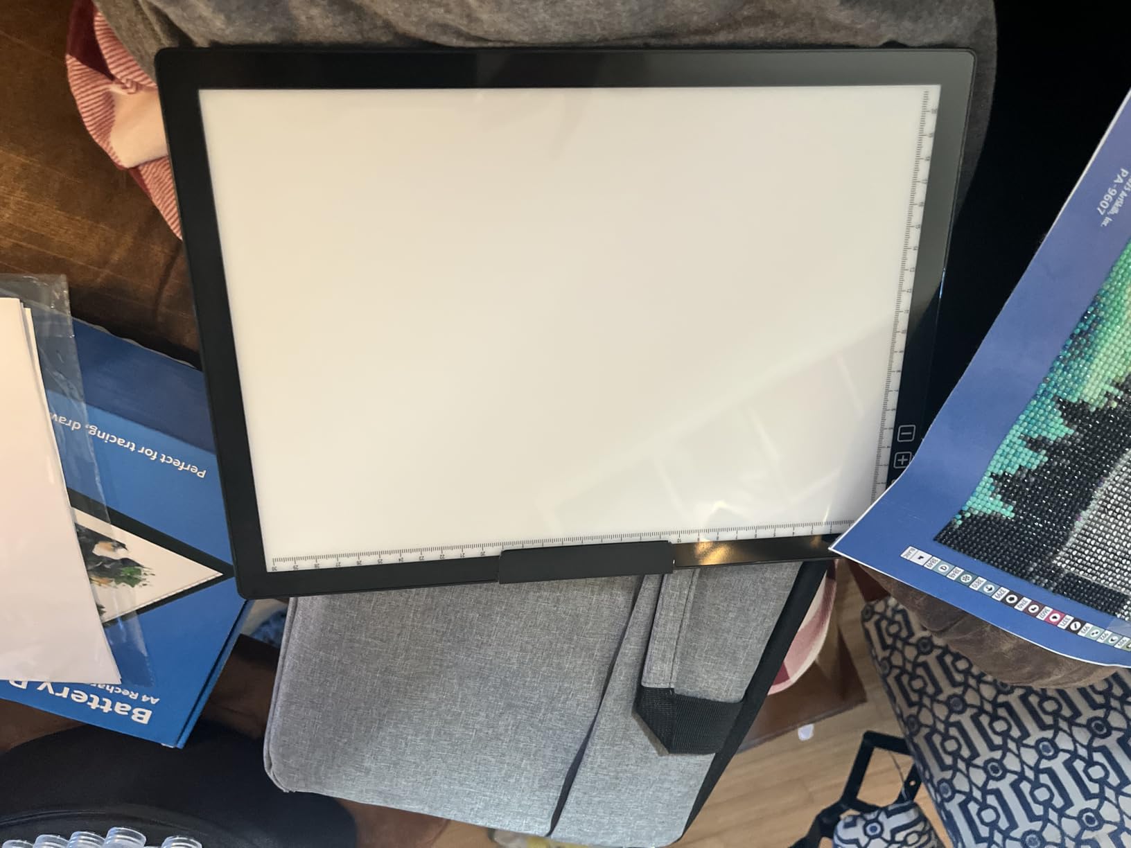 Rechargeable A4 LED Light Pad with Padded Case, Tracing Light Box w/Riser Stands and Paper Clip, 6 Levels of Brightness, Type-c Cable, Wireless Diamond Painting Light Board customer photo 1