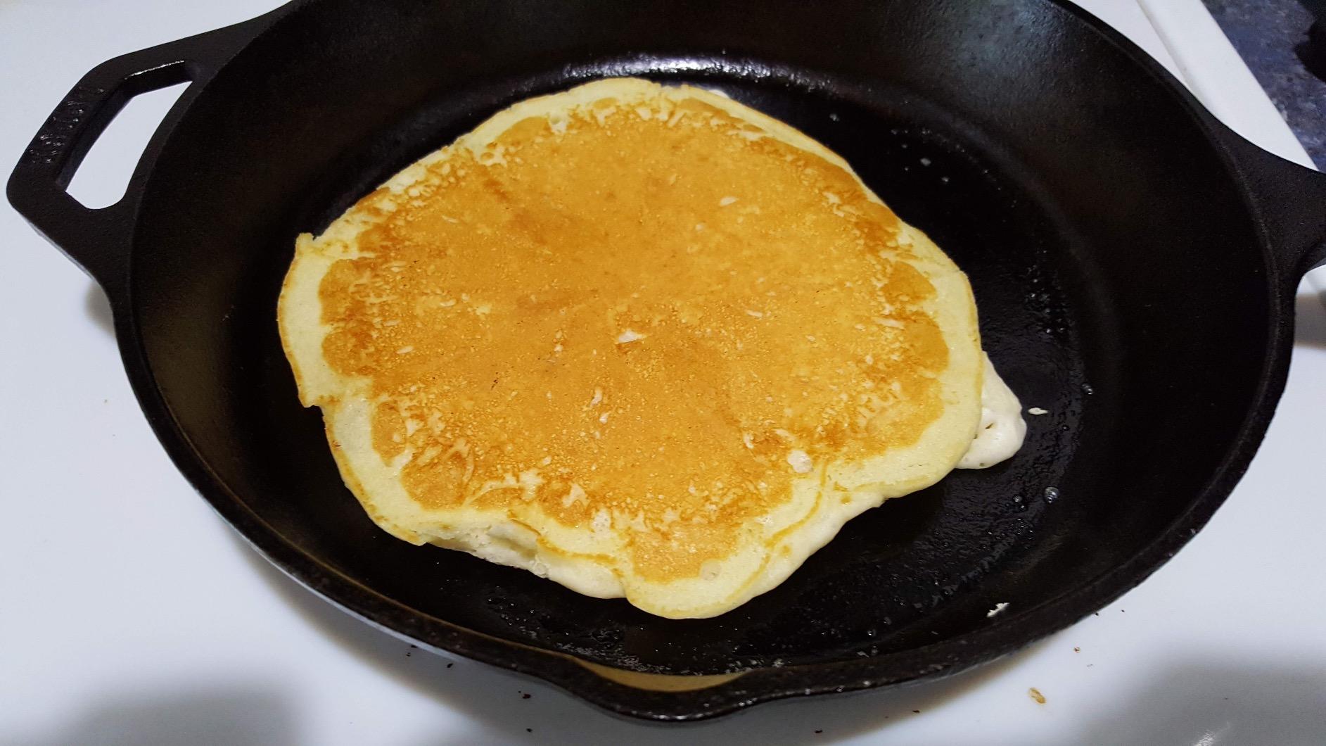 Lodge Seasoned Cast Iron Skillet Set - PFAS-Free, Non-Toxic Cookware - Use with an Oven, Stove, Grill, or Campfire - Naturally Non-Stick & Oven Safe - 8, 10.25 & 12 Inches customer photo 1