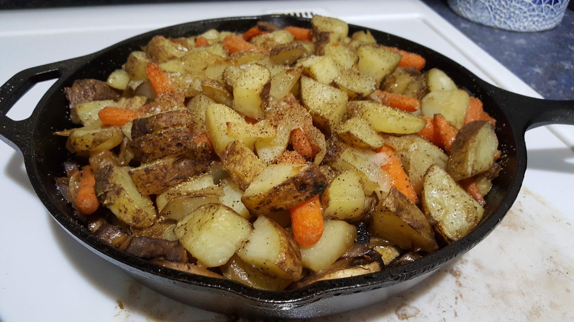 Lodge Seasoned Cast Iron Skillet Set - PFAS-Free, Non-Toxic Cookware - Use with an Oven, Stove, Grill, or Campfire - Naturally Non-Stick & Oven Safe - 8, 10.25 & 12 Inches customer photo 2