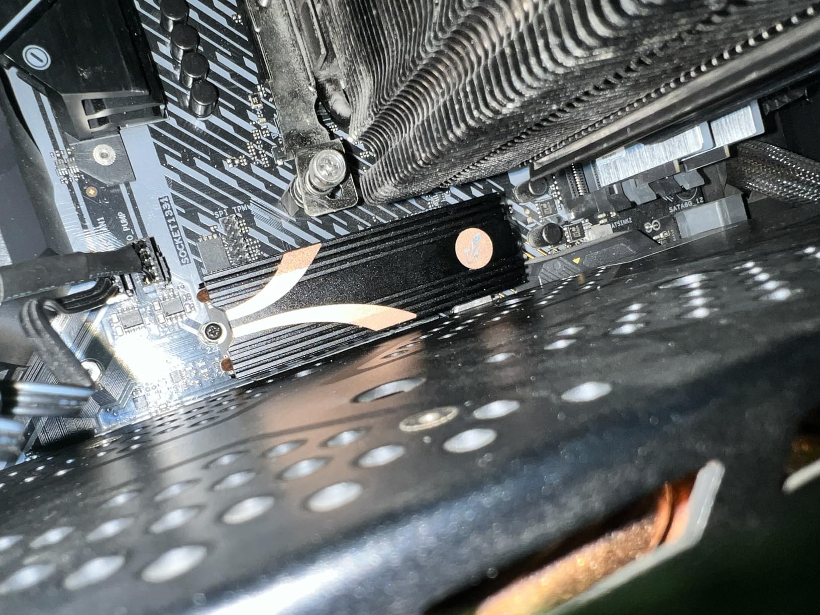Samsung 990 PRO Heatsink SSD 1TB, NVMe M.2, Speeds Up to 7,450MB/s, Best for PlayStation 5 (PS5 SSD) Console Expansion customer photo 2