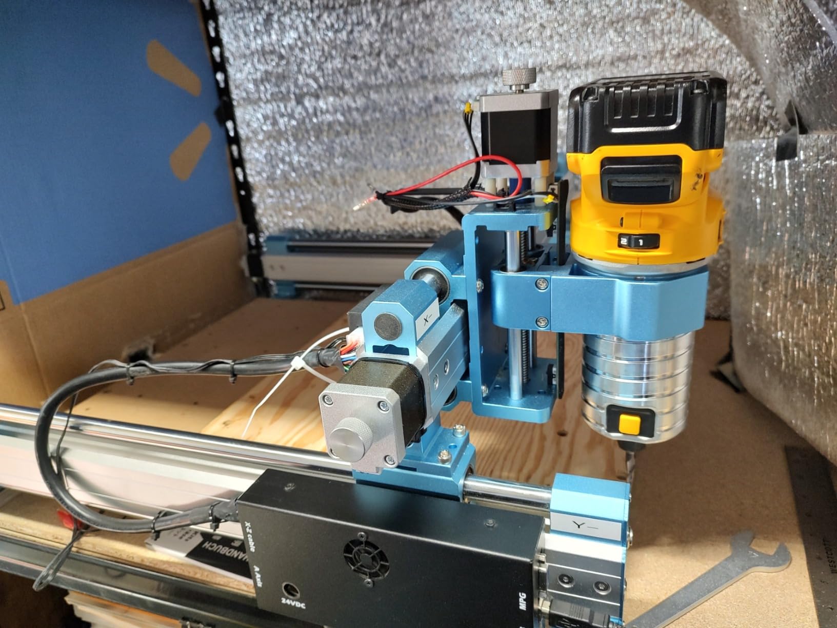 Genmitsu CNC Router Machine 4040-PRO for Metal Acrylic Cutting Milling, GRBL Control, Lead Screw Driven, Working Area 15.7 x 15.7 x 3.1 inches customer photo 1