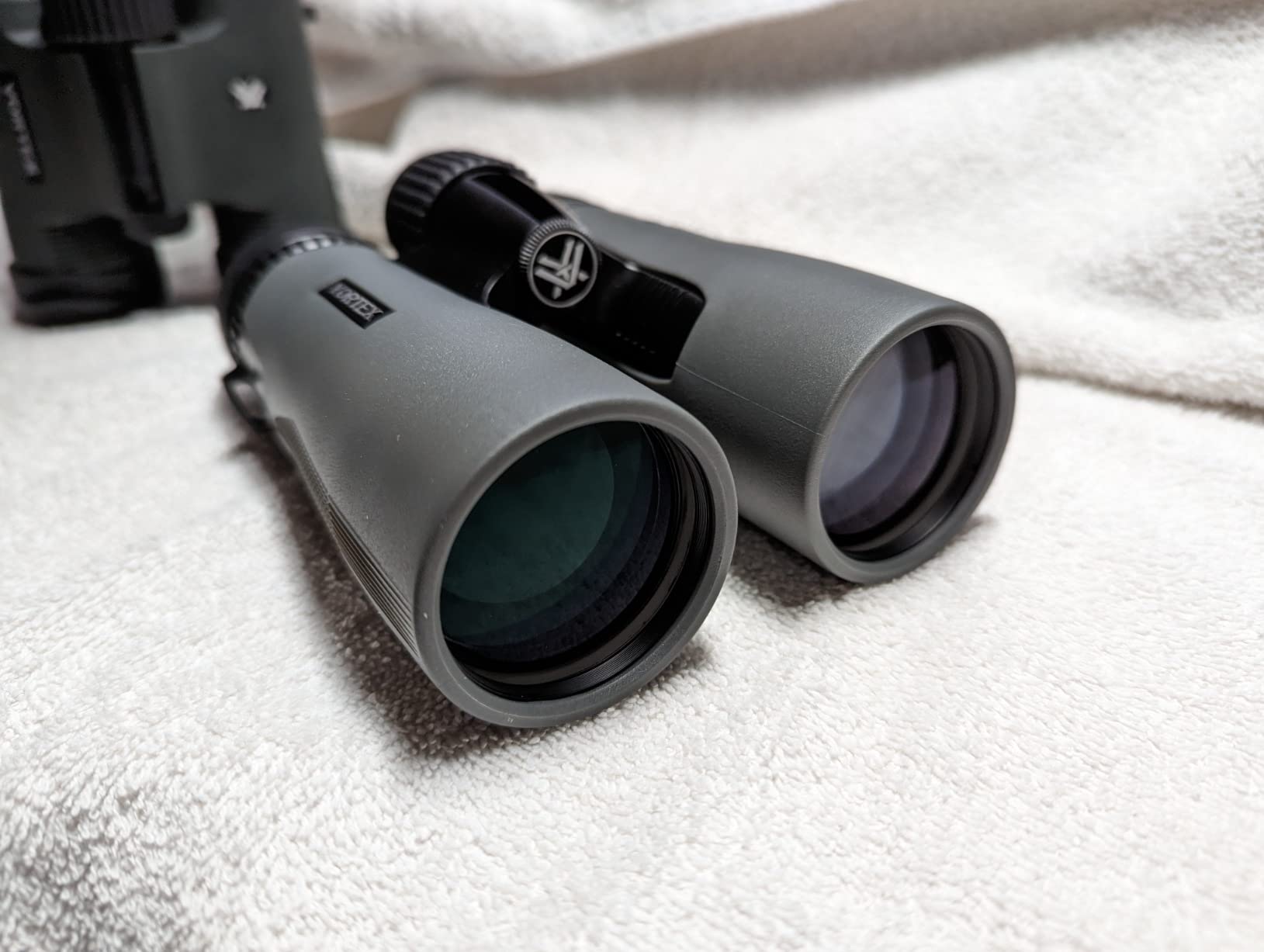 Vortex Diamondback HD 10x42mm Roof Prism Binoculars, ArmorTek, Wolf Gray, DB-215-OP customer photo 2