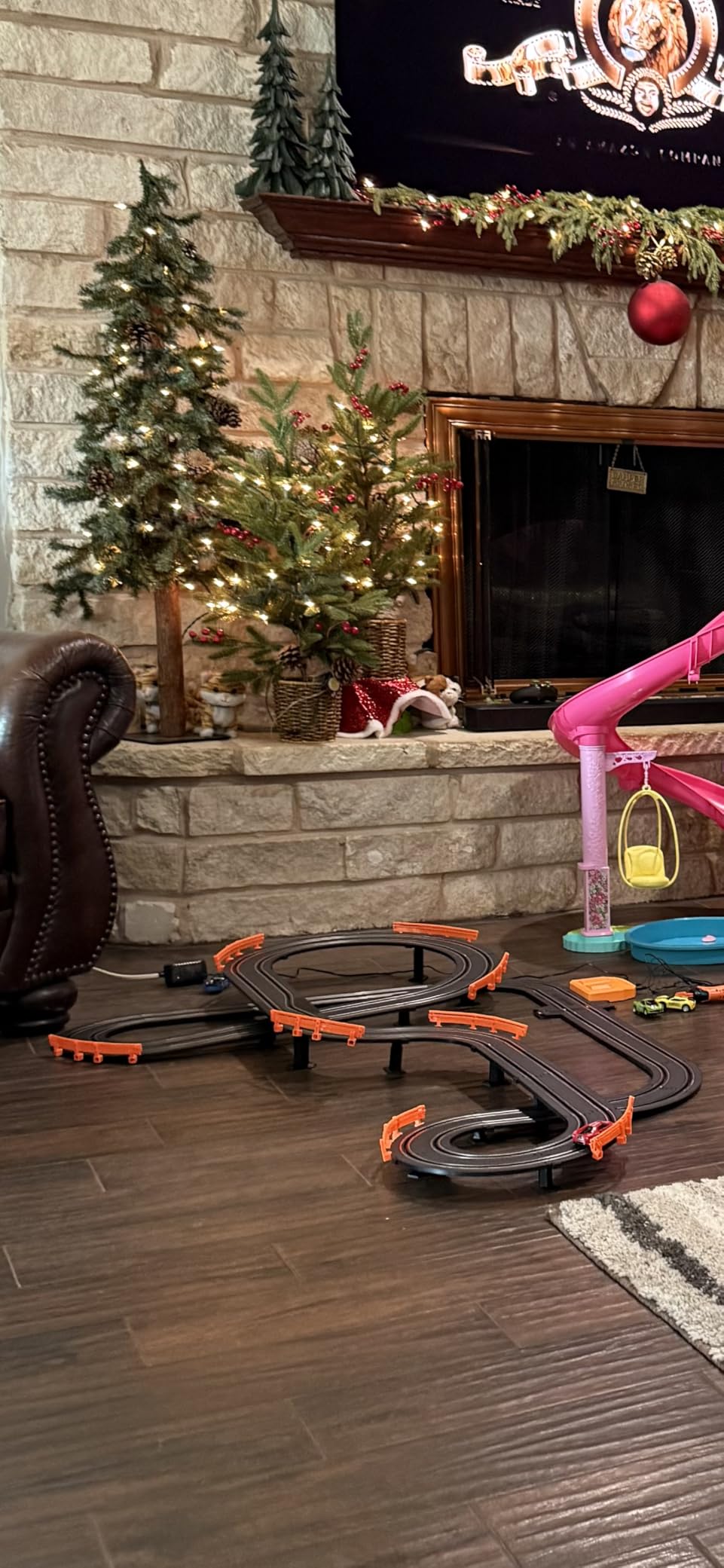 Slot Car Race Track Sets with 4 High-Speed Racing Car, Battery or Electric Race Car Track for Boys and Kids, Dual Racing Game Lap Counter Circular Overpass Track customer photo 1