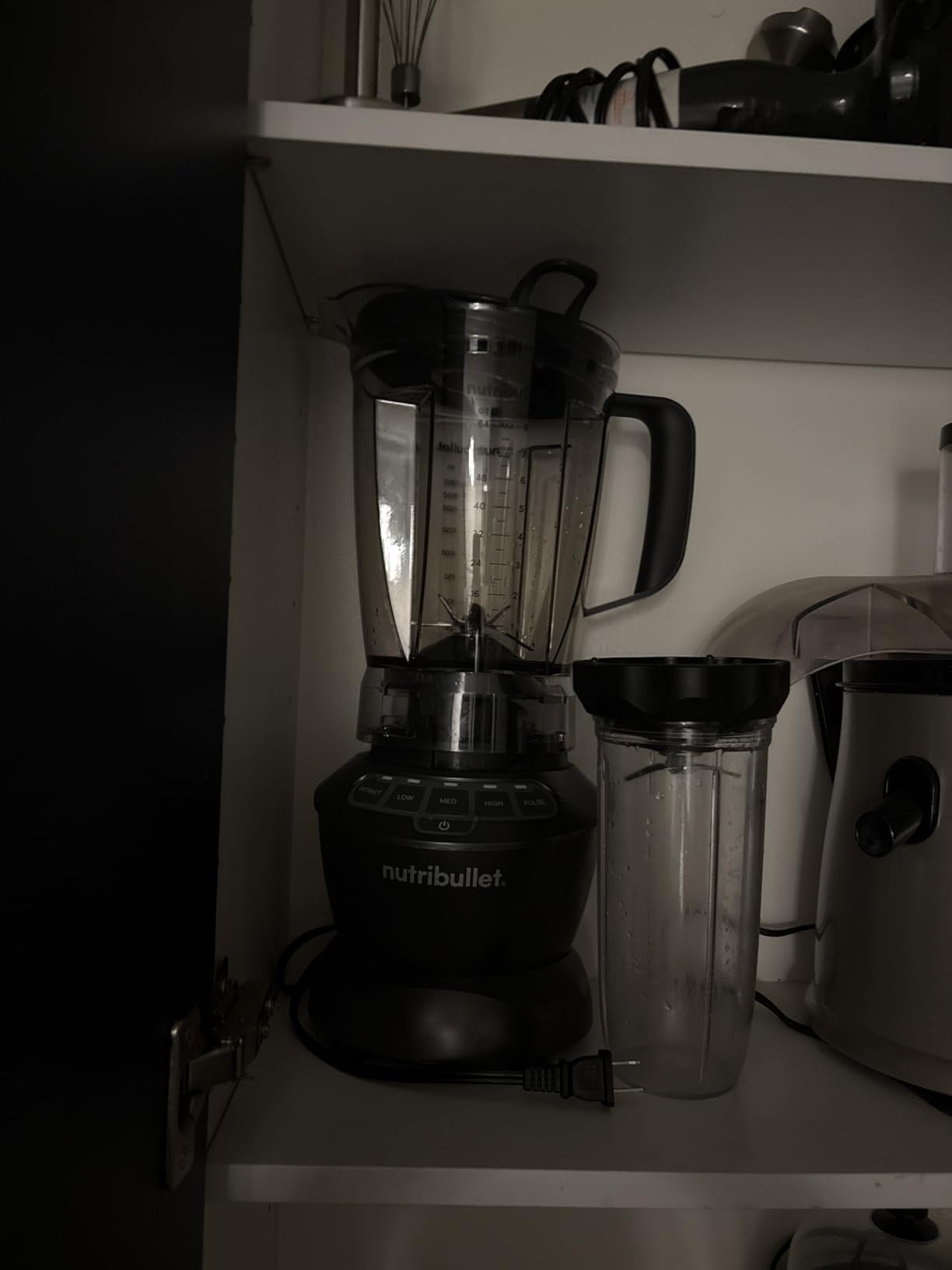 Nutribullet Full-Size Blender Combo, Single-Serve & Large Capacity, 1200W, 64oz Pitcher, 32oz Cup, NBF50500 customer photo 2