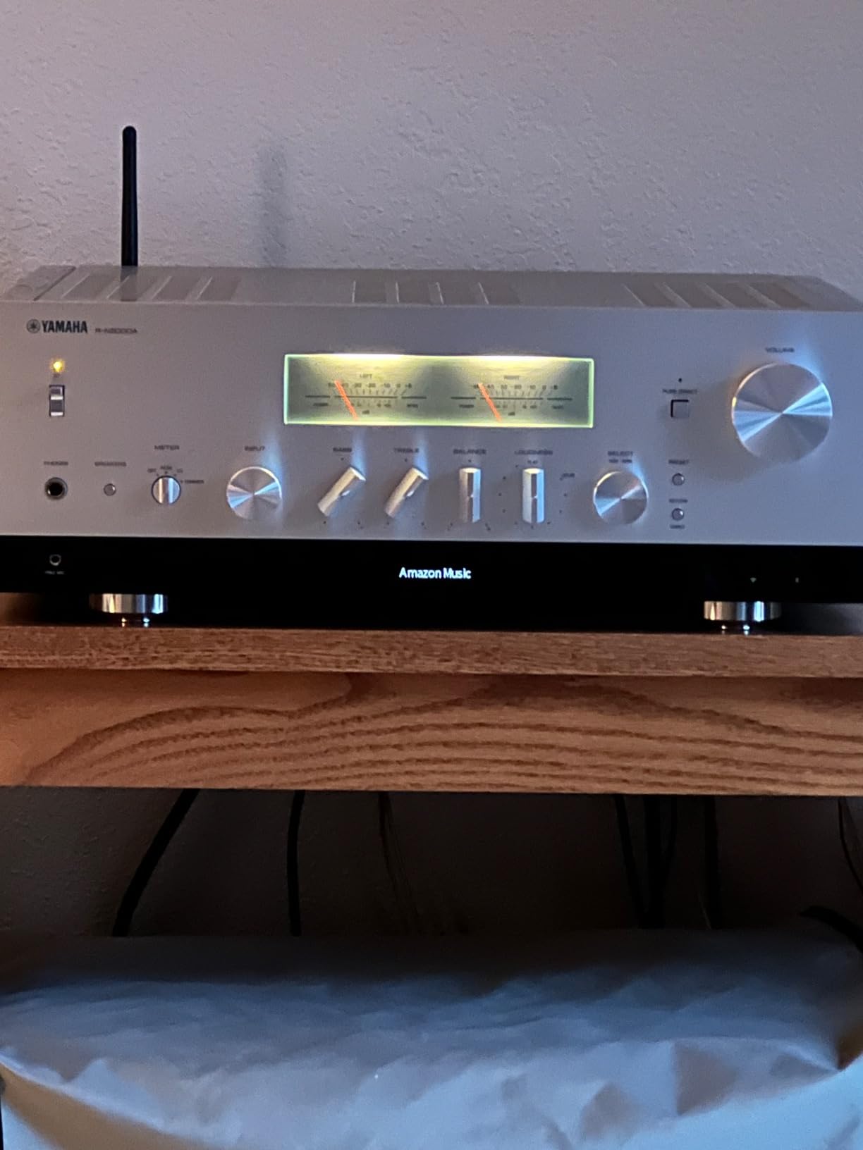 Yamaha R-N2000A Hi-Fi Network Receiver with Streaming, Phono and DAC - Silver customer photo 2