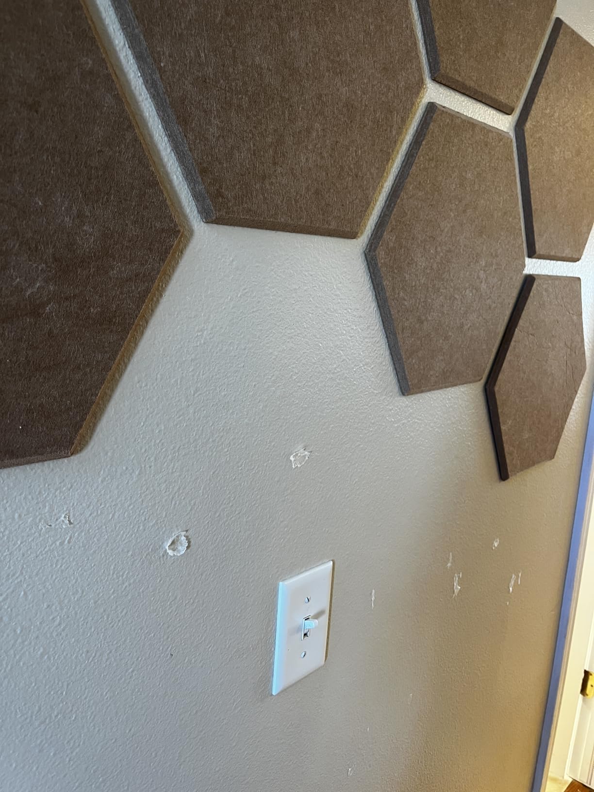 Mollywell Hexagon Acoustic Panels, High Density, Soundproofing, Decorative Noise Reduction Felt Wall Tiles for Ceilings, Home Office & Gaming Room (Moon and Silver Gray), 14x12x0.4 Inch customer photo 2