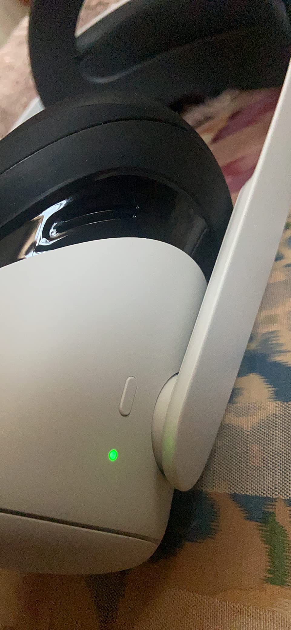 Razer VR Facial Interface for Meta Quest 2: Ultra-Thin Texture - Universal Silicone Cushion w/ Cooling Vents - Light-Blocking Design customer photo 2