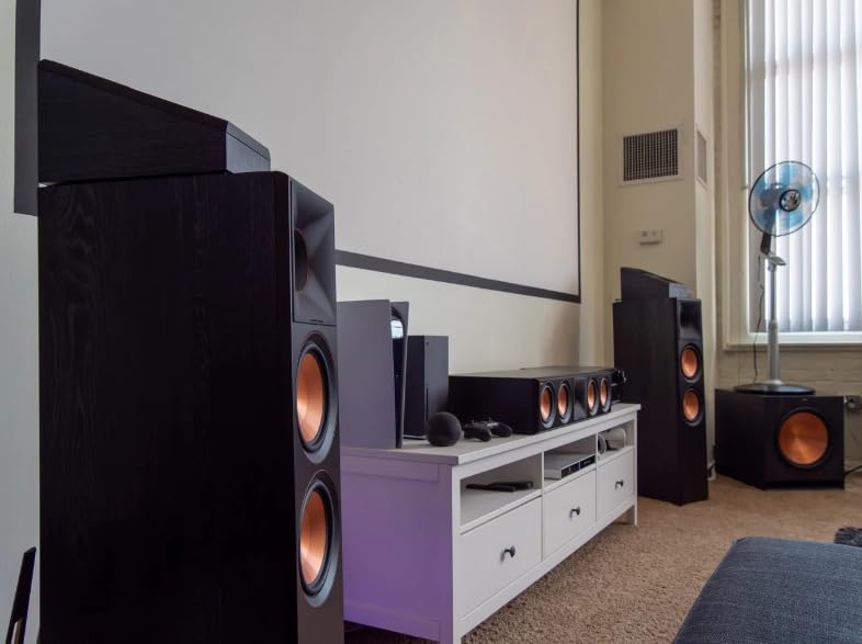 Klipsch Reference 5.1 Home Theater Pack with 2X R-620F Floorstanding Speaker, 12SW Subwoofer, 52C Center Channel and -41M Bookshelf, Black customer photo 2