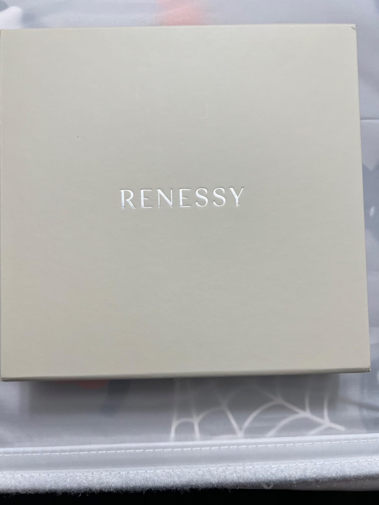 Premium Silk Pillowcase 100% Organic Mulberry Silk, 22 Momme, Grade 6A - Oeko-Tex Certified in Germany - Luxury for Hair & Skin, 1 Piece (Standard Size 20x26 Inches, Natural Silk Off-White) customer photo 1