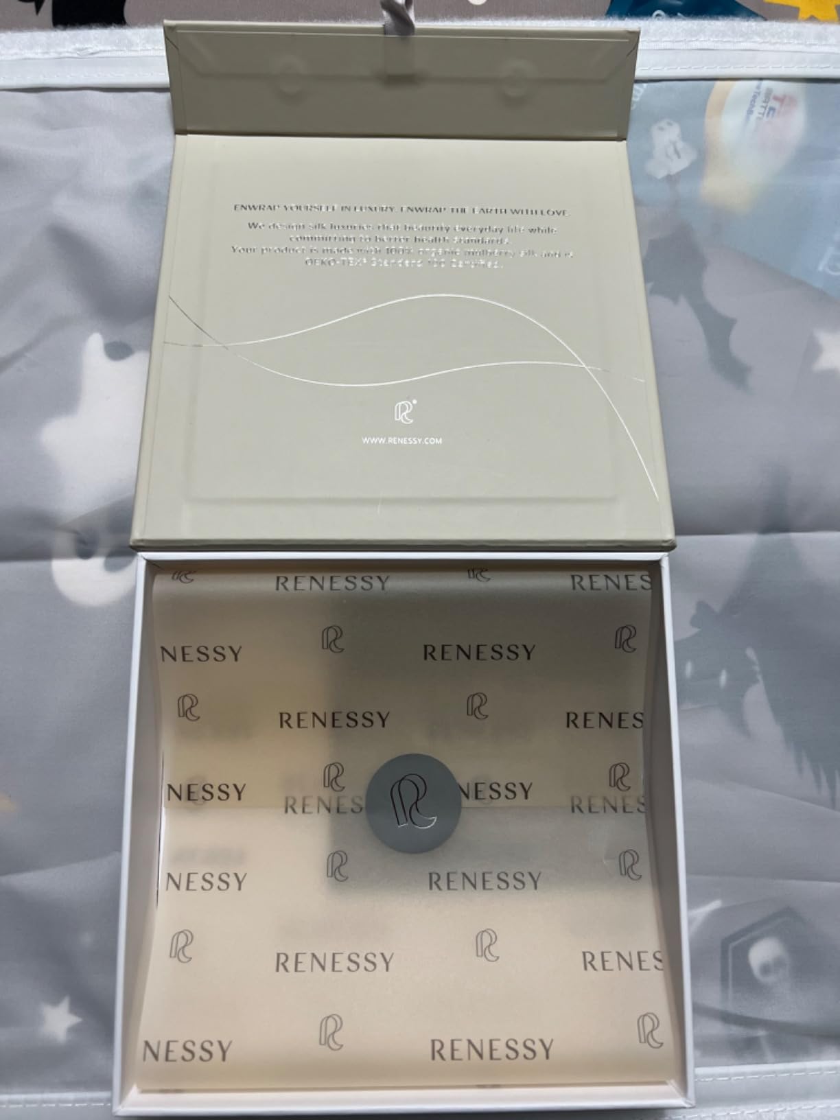 Premium Silk Pillowcase 100% Organic Mulberry Silk, 22 Momme, Grade 6A - Oeko-Tex Certified in Germany - Luxury for Hair & Skin, 1 Piece (Standard Size 20x26 Inches, Natural Silk Off-White) customer photo 2
