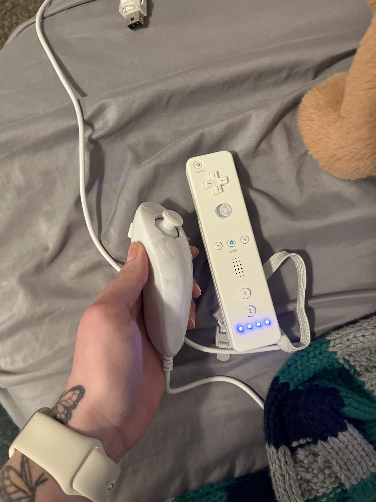 FASIGO Remote Controller with Nunchuck, Compatible with Nintendo Wii/Wii U, 2 Pack (White) customer photo 1