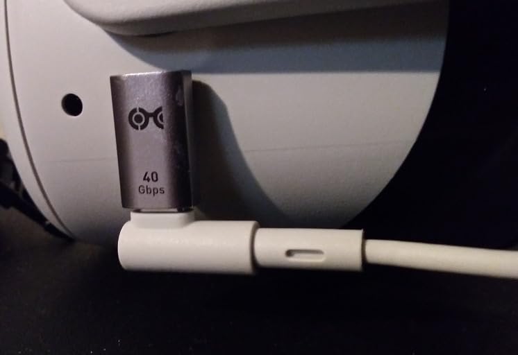 Cable Matters Combo-Pack 40Gbps Right Angle USB-C Adapter Kit, Up to [4K@240Hz Video, 240W Charging, 40Gbps Data Transfer] 90 Degree USB C Adapter, Compatible with Thunderbolt 4, iPhone 16, Steam Deck customer photo 1