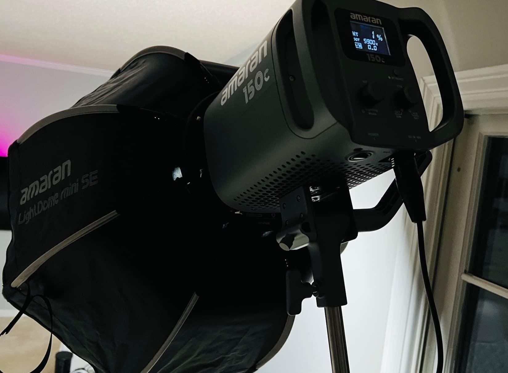 Amaran 150c COB Video Light, RGBWW 150W, 2,500K to 7,500K CCT with G/M Adjustment, 15,610 lux @ 1m with Hyper Reflector, APP Control (White) customer photo 1