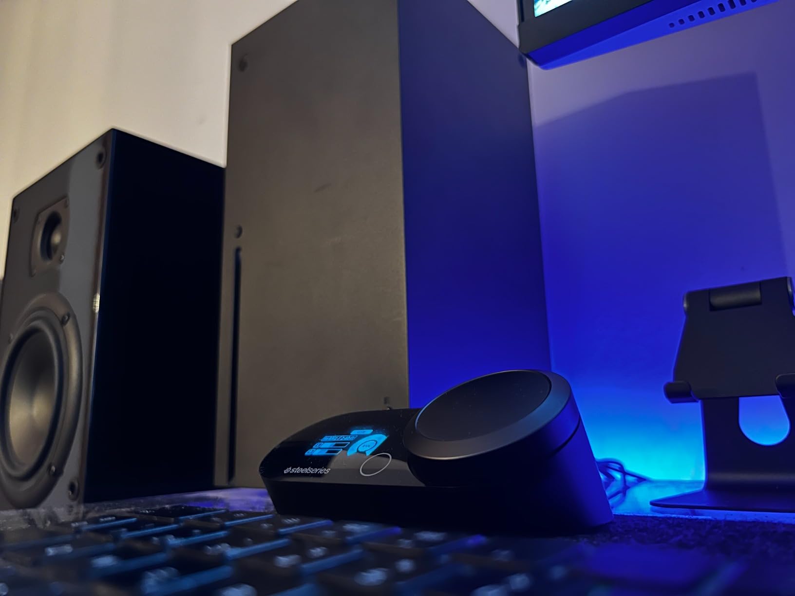 SteelSeries GameDAC Gen 2 Hi-Res Audio Amplifier - ESS Sabre Quad-DAC - AI Noise Cancellation - 360deg Spatial Audio - Hi-Res Certified - PC, PS5, PS4 customer photo 1
