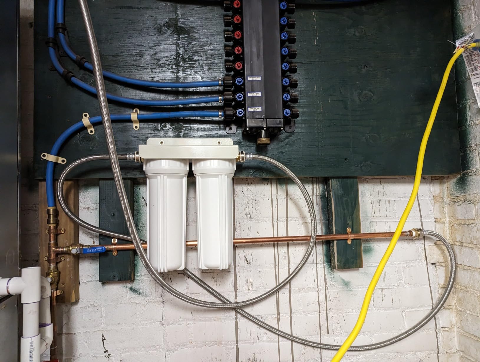 External RV Dual Water Filter System for Reducing Sediment, Dirt, Sand, Rust, Scale Particles & Chlorine Taste customer photo 1