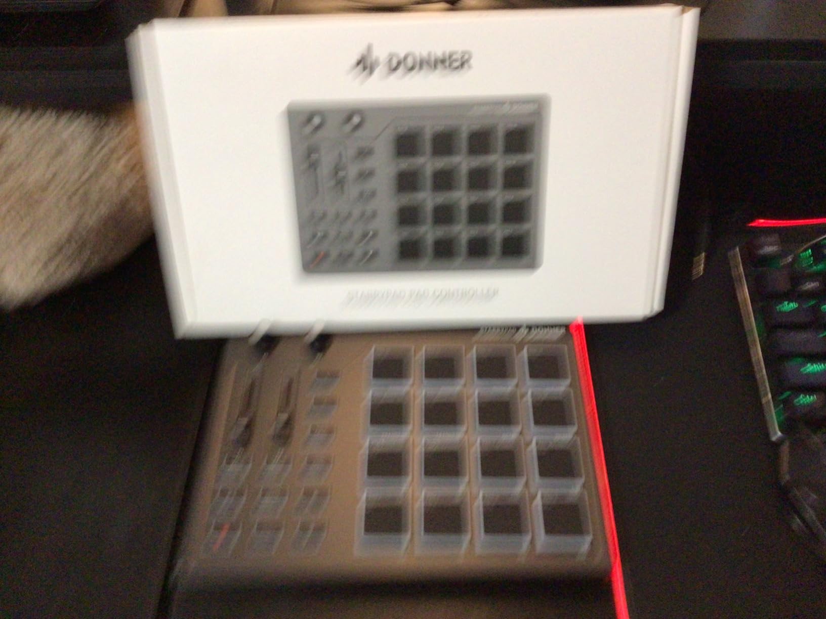 Donner STARRYPAD - MIDI Pad Beat Maker Machine Professional, 16 Beat Pads, 2 Assignable Fader & Knobs customer photo 1