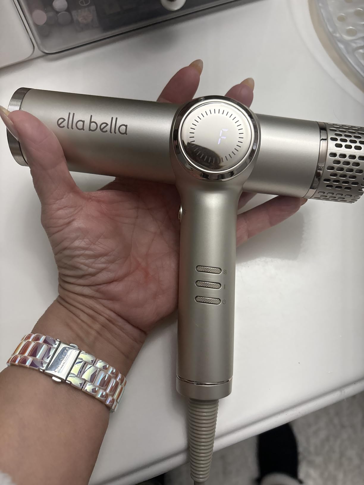 ELLA BELLA Professional Ionic Hair Dryer with Diffuser - Intelligent Heat Control customer photo 1