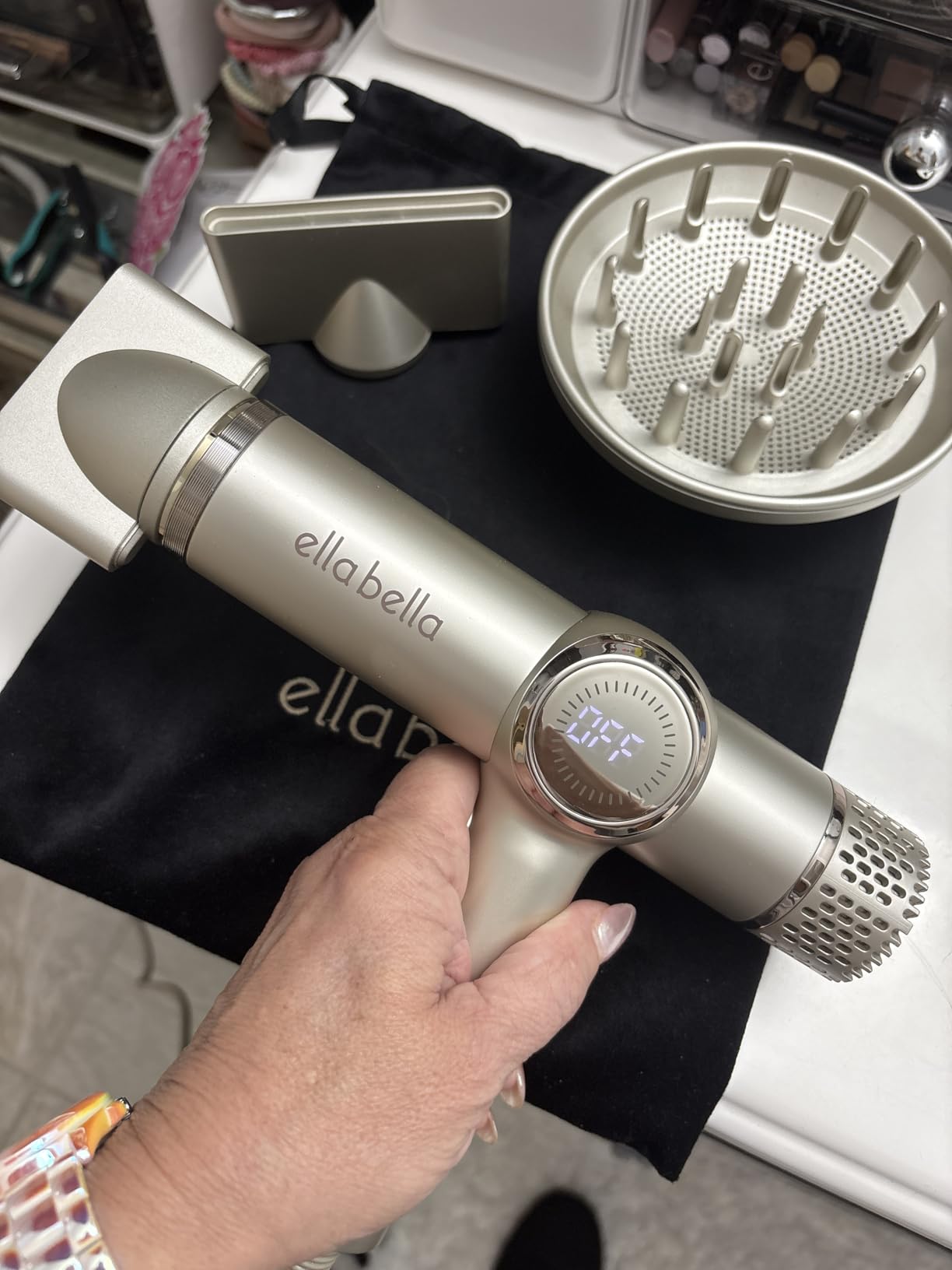 ELLA BELLA Professional Ionic Hair Dryer with Diffuser - Intelligent Heat Control customer photo 2