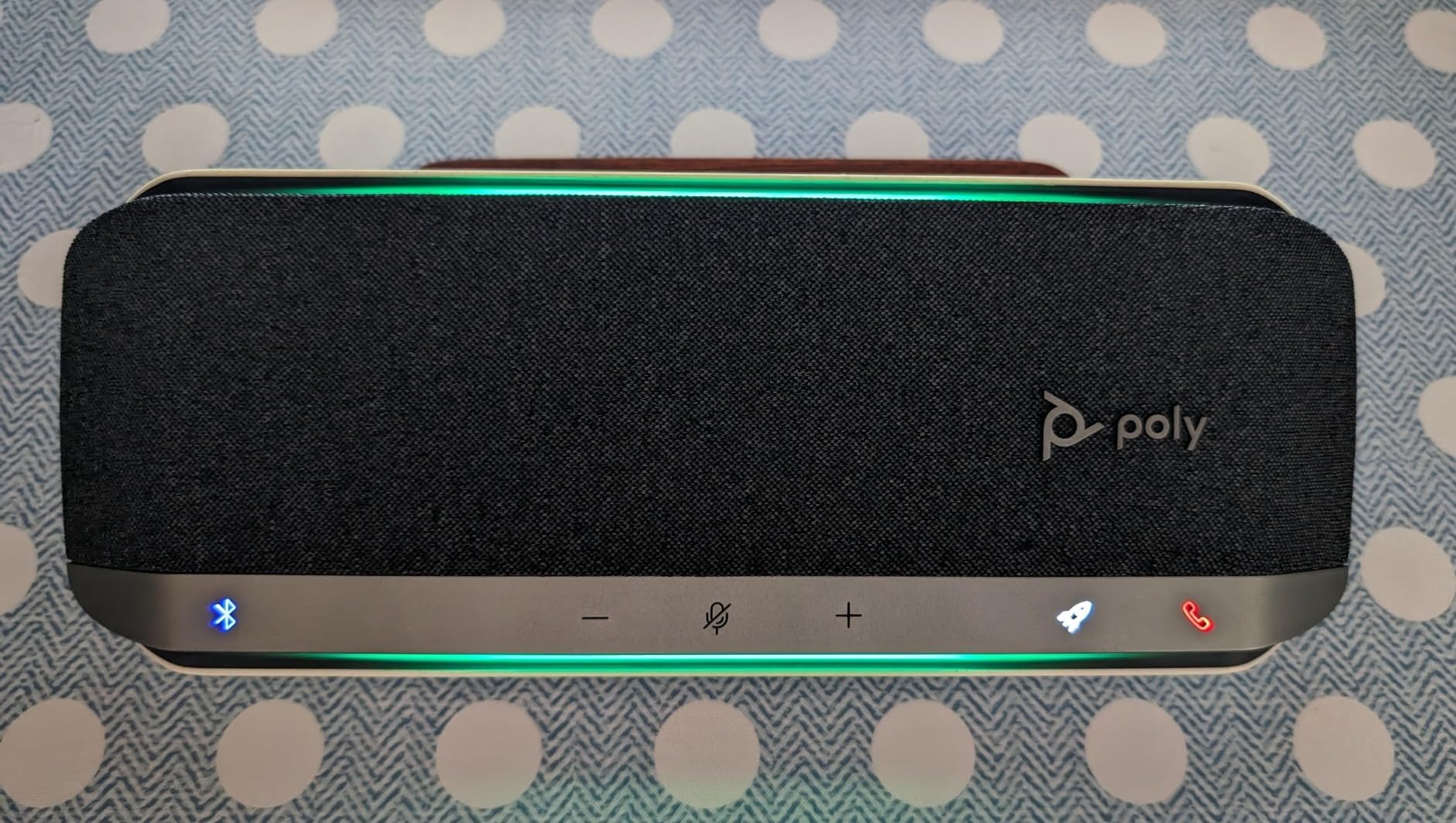 Poly Sync 40 Smart Speakerphone - Flexible Workspaces - Connect to PC/Mac via USB-A or USB-C customer photo 2