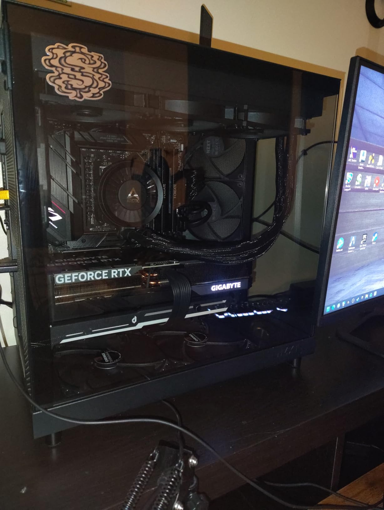 NZXT H6 Flow | CC-H61FW-01 | Compact Dual-Chamber Mid-Tower Airflow Case | Panoramic Glass Panels | High-Performance Airflow Panels | Includes 3 x 120mm Fans | Cable Management | White customer photo 1