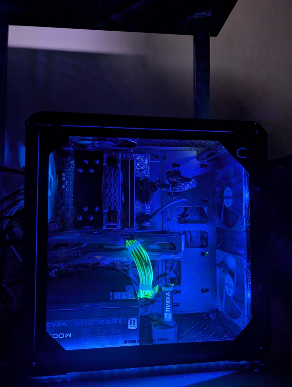 Cooler Master Q300L V2 Micro-ATX Tower, Magnetic Patterned Dust Filter, USB 3.2 Gen 2x2 (20GB), Tempered Glass, CPU Coolers Max 159mm, GPU 360mm, Fully Ventilated Airflow (Q300LV2-KGNN-S00) customer photo 2