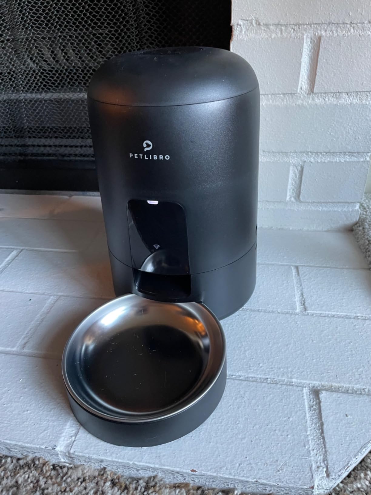 PETLIBRO Automatic Cat Feeder, Wi-Fi Rechargeable Cats Food Dispenser Battery-Operated with 30-Day Life, AIR 2.4G Wi-Fi Timed Pet Feeder for Cats & Dogs, 2L Auto Cats Feeder, Black customer photo 2