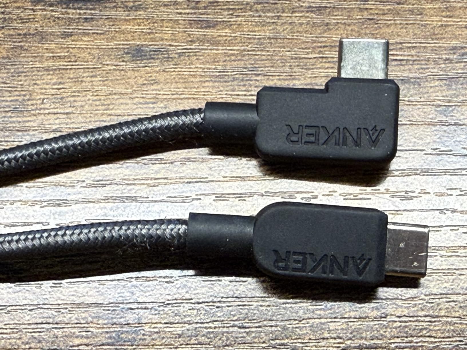 Anker USB C to USB C Right Angle Cable, 240W 90 Degree Type-C Braided Charging Cord for iPhone 17 Series and More (2Pack 6FT Black) customer photo 1