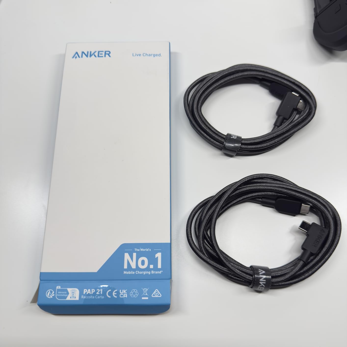 Anker USB C to USB C Right Angle Cable, 240W 90 Degree Type-C Braided Charging Cord for iPhone 17 Series and More (2Pack 6FT Black) customer photo 2