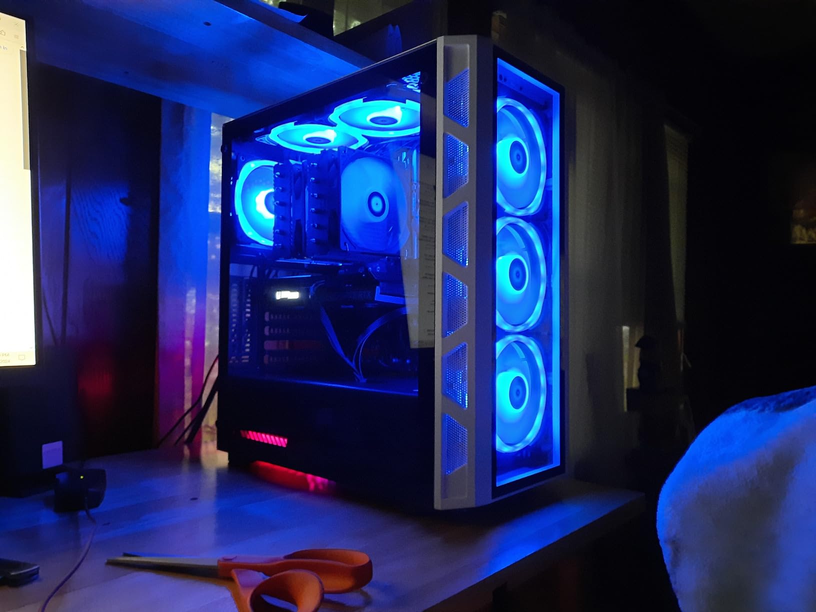 Apevia Prism-Elite-PK Prism Elite Mid Tower ATX Gaming PC Cube Case w/ 7X 120mm PWM ARGB Fans, 366 RGB Modes, Dual Tempered Glass Panels, 360mm Radiator Support, 2X USB3.0, 2X USB 2.0, Pink customer photo 2