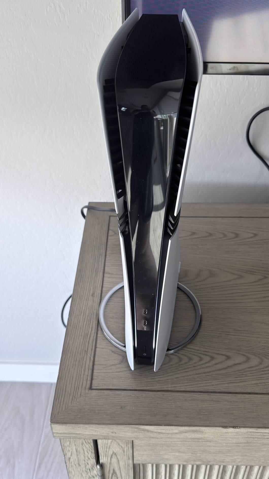 PlayStation Vertical Stand for PS5 Consoles customer photo 1