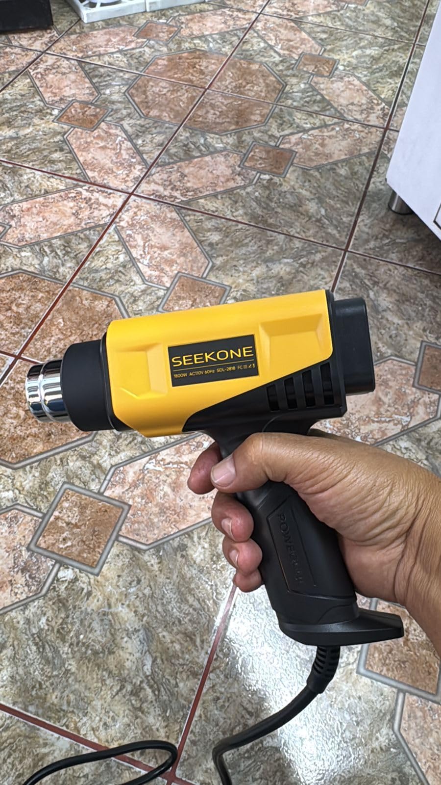 SEEKONE 1800W Heat Gun with LCD Digital Display Compact Design Hot Air Gun Variable Temperature Control 122℉-1202℉(50℃- 650℃)with Memory Function and 4 Nozzles for Crafts, Vinyl Wrap, Shrink Tubing customer photo 1