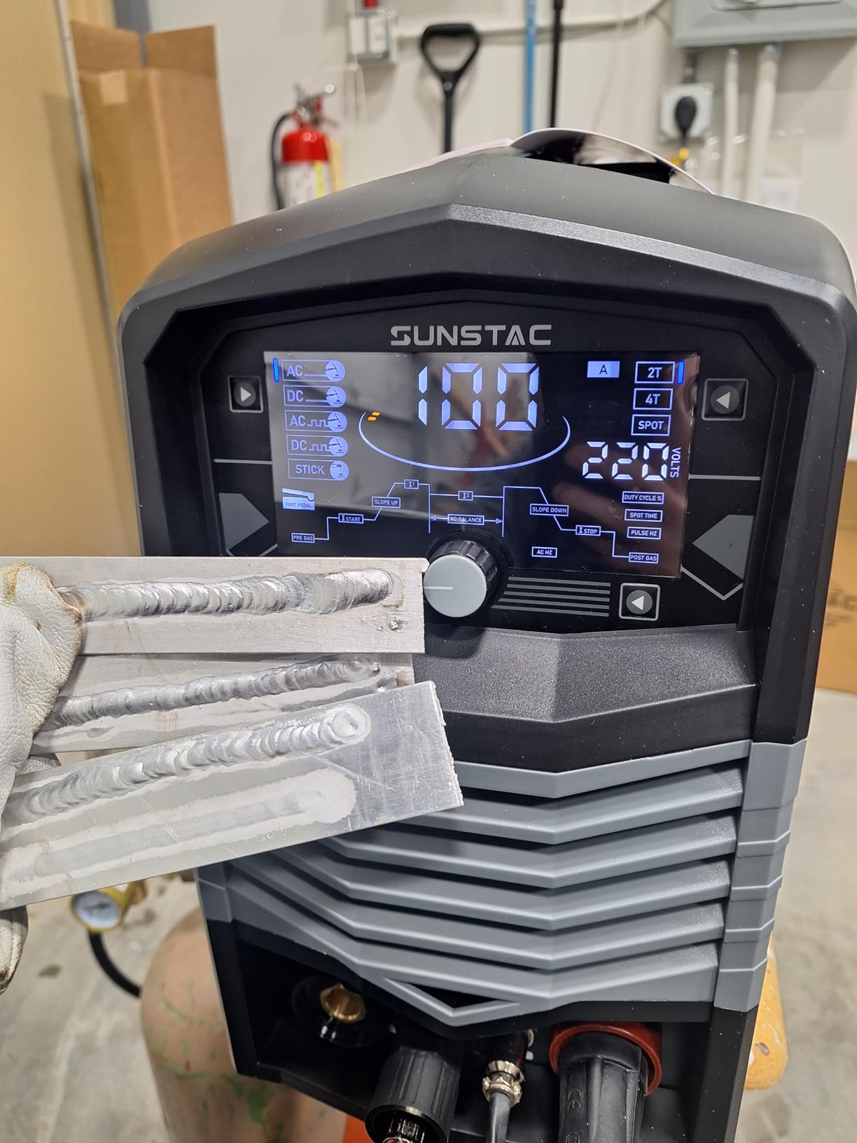 250A AC/DC Aluminum TIG Welder with Pulse, 110V/220V Dual Voltage TIG Welding Machine with DC TIG/AC TIG/Pulse TIG/SPOT TIG/Stick customer photo 1