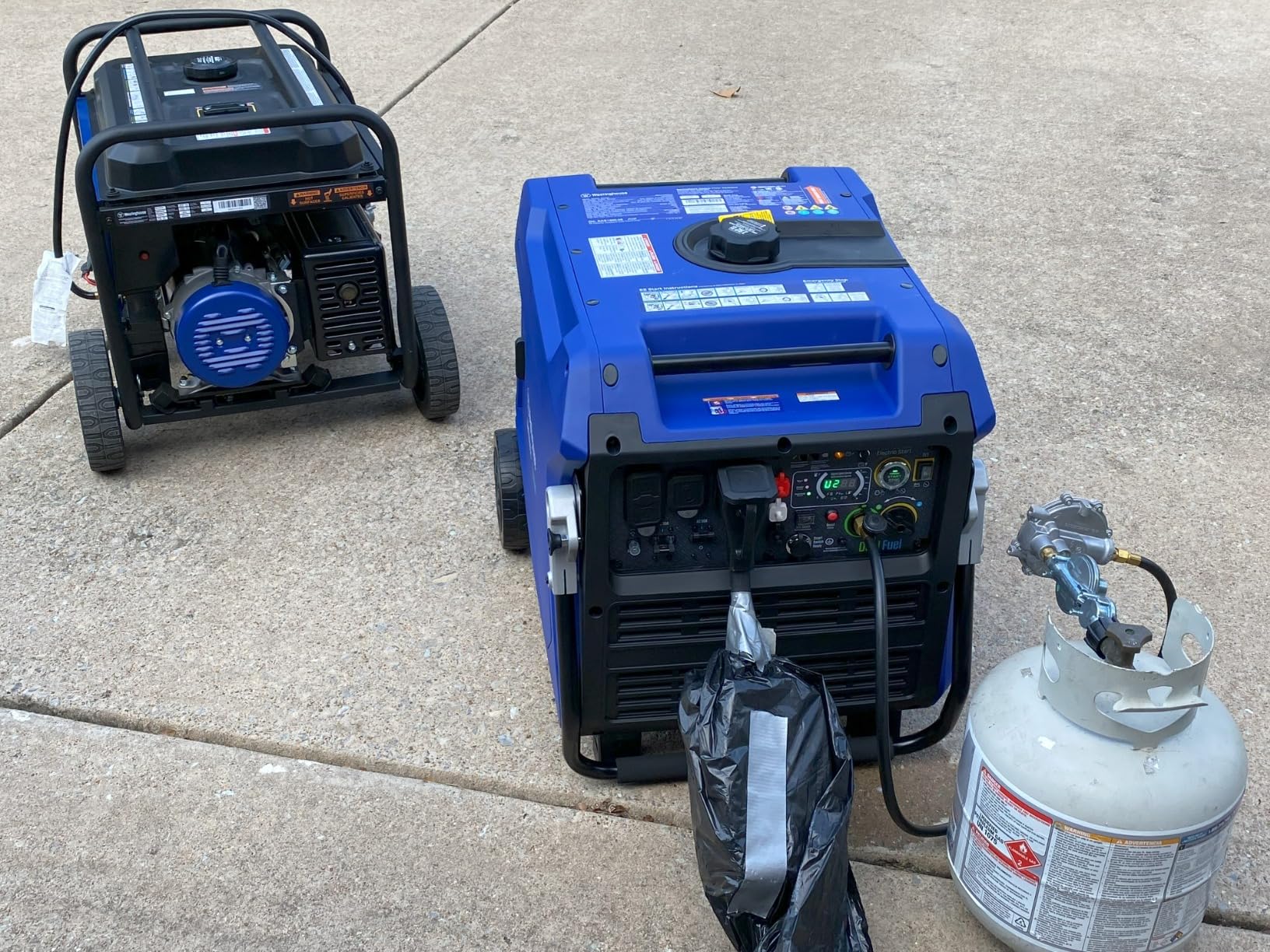 Westinghouse 11000 Peak Watt Dual Fuel Portable Inverter Generator, Remote Electric Start, Transfer Switch Ready, Gas and Propane Powered, Low THD - Safe for Electronics, Parallel Capable, CO Sensor customer photo 2