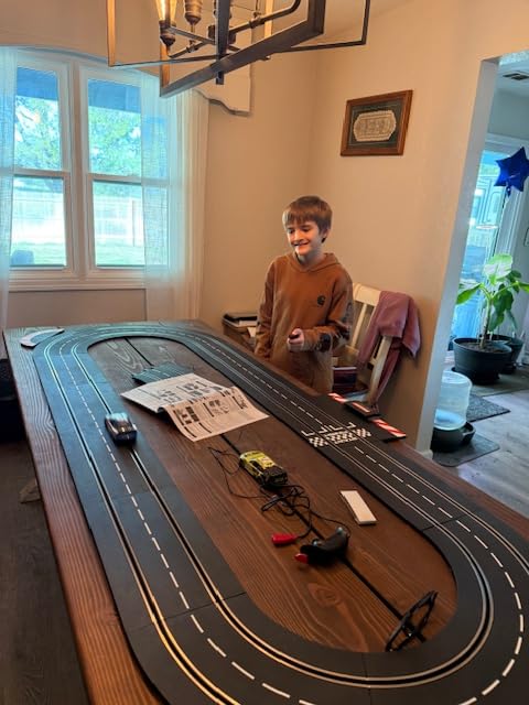 Carrera Evolution 20025248 NASCAR Darlington Showdown Analog Electric 1:32 Scale Slot Car Racing Track Set - Includes Two 1:32 Scale Cars & Two Dual-Speed Controllers Ages 8+ customer photo 1