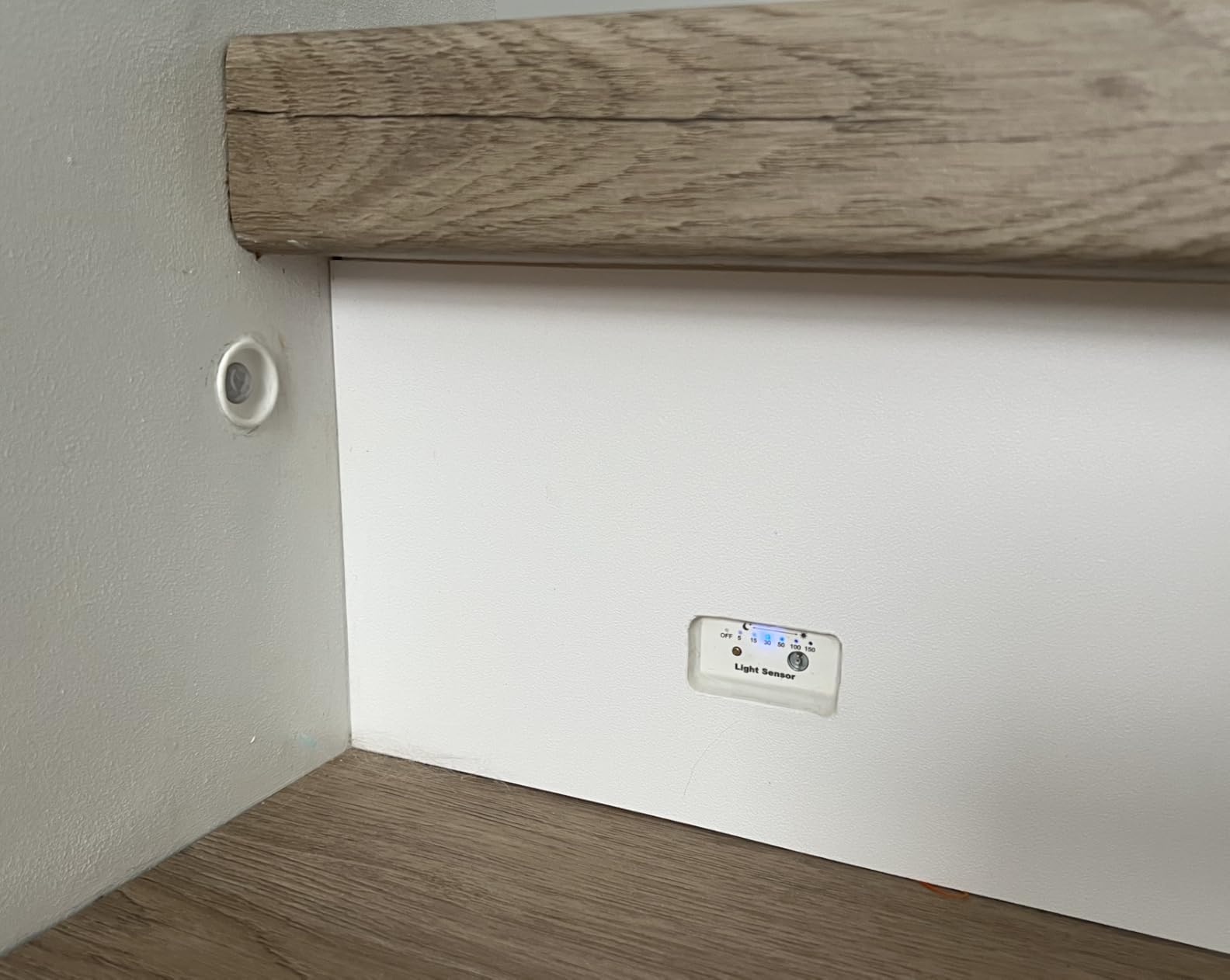 Motion Sensor with Daylight Sensor LED Stair Light Kit KMG-4233, Multiple Functions with Switch Panel Control, 40 Inches Light Strip for Indoor Use (Cool White 6000K, 16 Stairs) customer photo 1