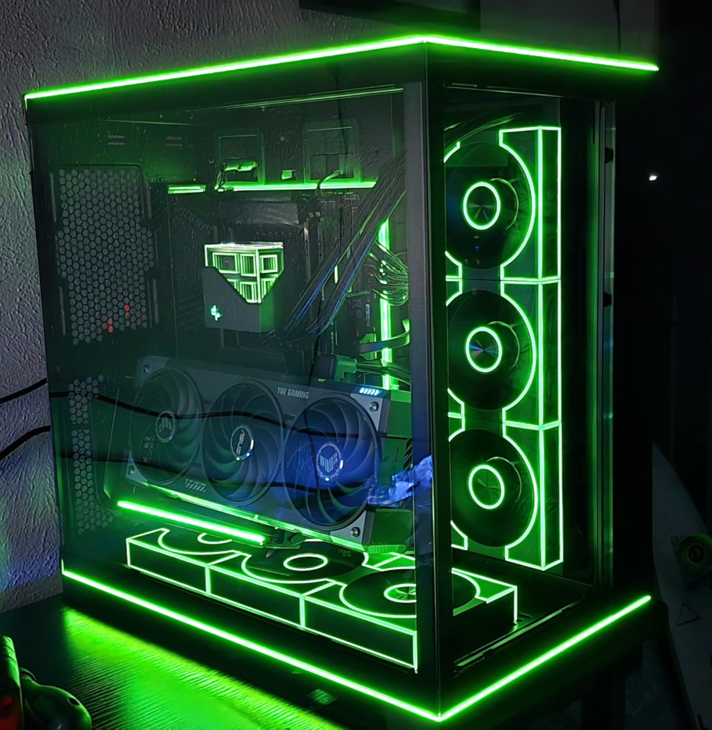 Lian Li O11D EVO RGB E-ATX Gaming Dual Chamber case - ARGB Lighting Strips - Up to 420mm Radiator - Cable Management - Front and Side Tempered Glass Panels - Reversible Chassis customer photo 2