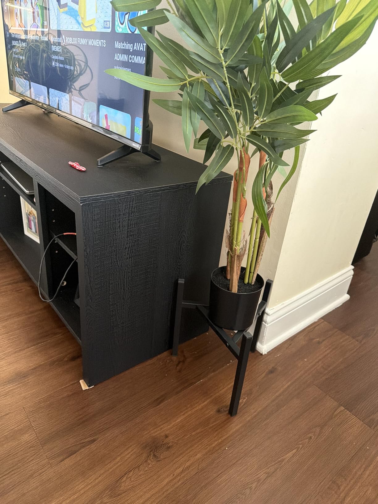 Airpark Plant Stand Indoor Adjustable, Metal Modern Plant Stands, Heavy Duty Stable Plant Pot Flower Holder Indoor Outdoor Corner, Fit 8 9 10 11 12 inch Pots, Black (Pot & Plant Not Included) customer photo 1