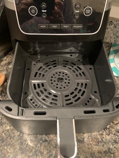Ninja Air Fryer with Air Crisp, 5 QT Capacity, 4-in-1 Pro Air Fry, Roast, Reheat, Dehydrate, 400F Max Temp, AF141 customer photo 1