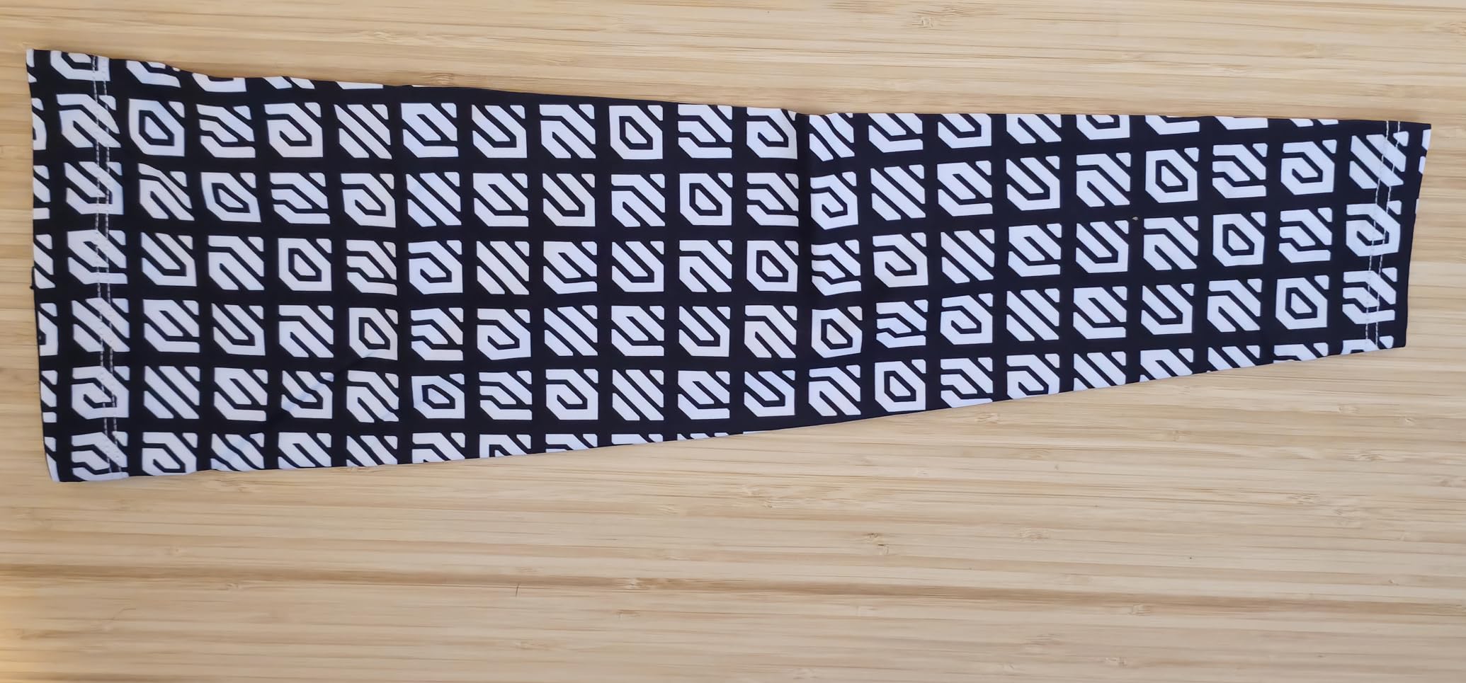 Wallhack Gaming Repeat Arm Sleeve | Gaming Setup Accessories Protective Sleeves for Arms | Compression Gamer Sleeves to Cover Arms | Black | Large - X-Large customer photo 2