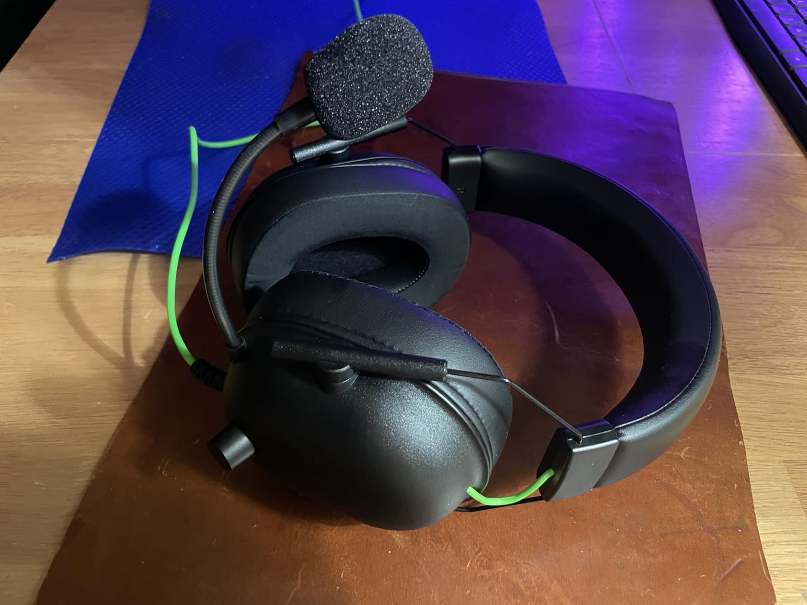 Razer BlackShark V2 X Xbox Gaming Headset: 50mm Drivers - Cardioid Mic - Lightweight - for Xbox Series X, Series S, PS5, PC, Switch customer photo 1