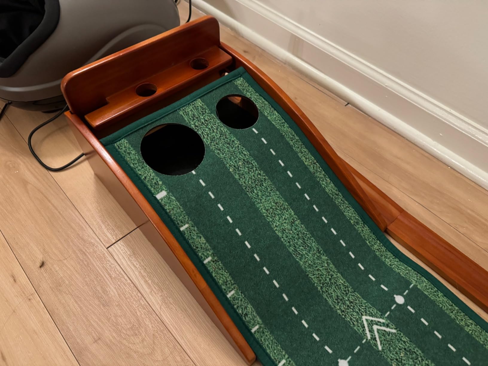 Golfguru Putting Green, 9.8ft Golf Putting Mat with Automatic Ball Return Track & Putting Mirror, Indoor Putting Greens for Home with Thickened Wrinkle-Free Crystal Velvet, Golf Accessories for Men customer photo 1