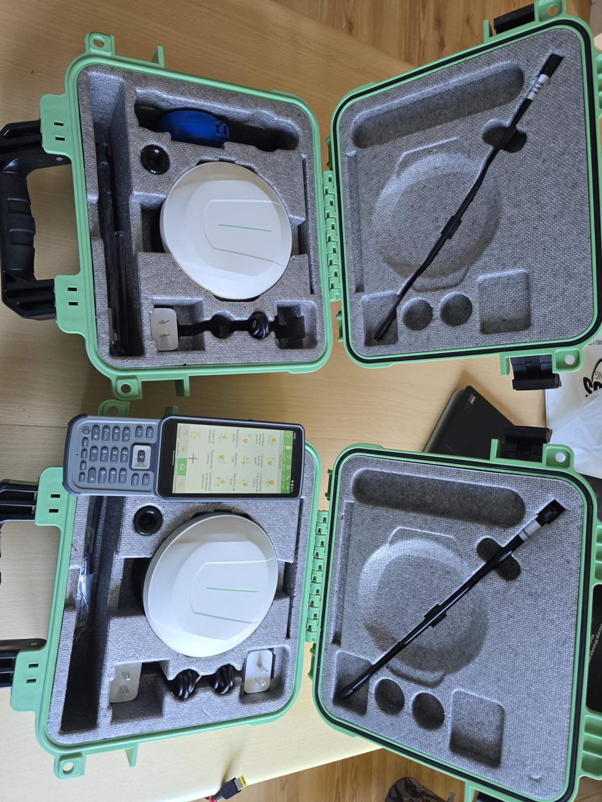 E1 GNSS Survey Equipment 20 Hours Endurance RTK GPS with IMU Rover & Base Handheld Collector with Survey Software RTK Surveying Equipment,1408 Channels, 15km UHF Range,60 Degree Tilt Survey customer photo 1