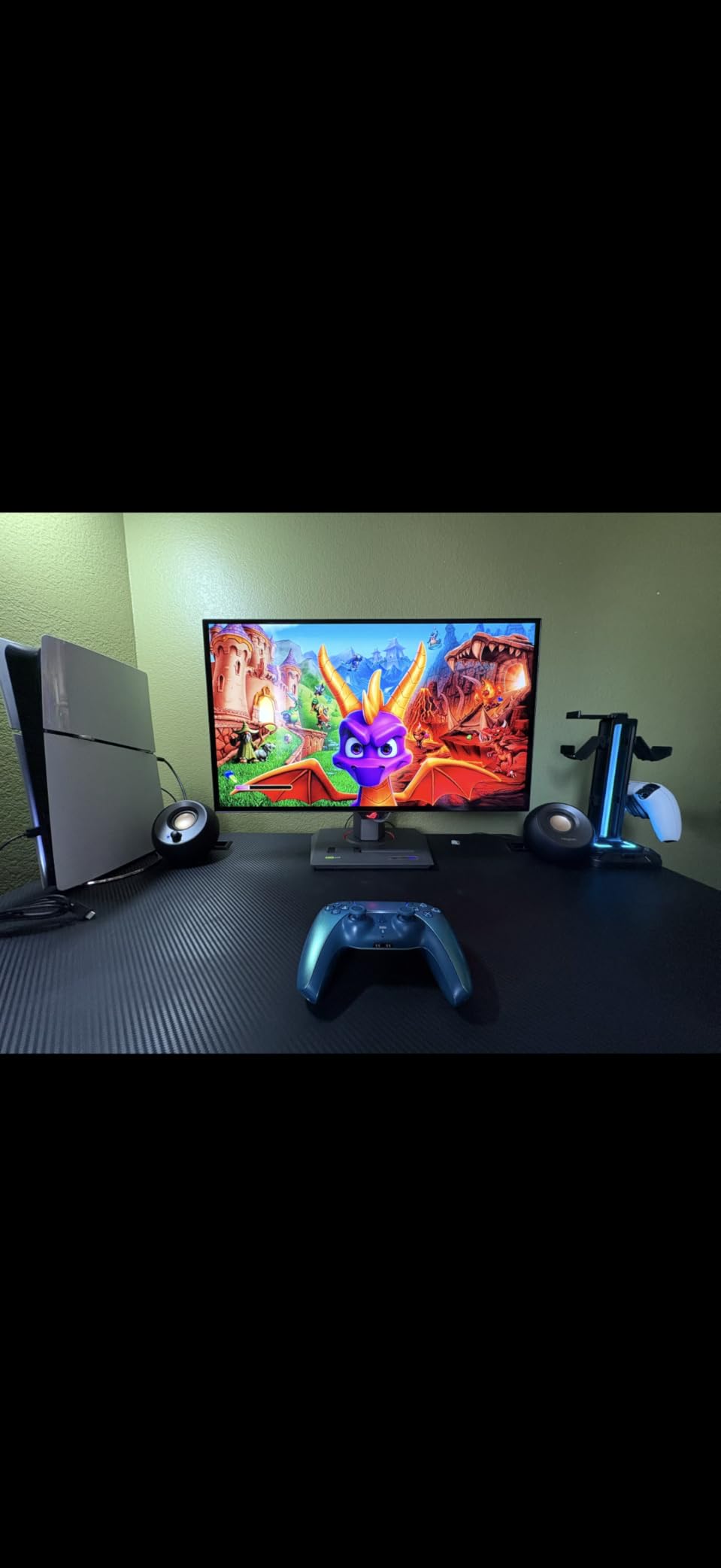 ASUS ROG Strix 27 inch 1440P OLED Gaming Monitor (XG27AQDMG) - QHD, Glossy OLED, 240Hz, 0.03ms, Custom Heatsink, Anti-flicker, Uniform Brightness, G-SYNC Compatible, 99% DCI-P3, DisplayWidget, 3yr warranty customer photo 2