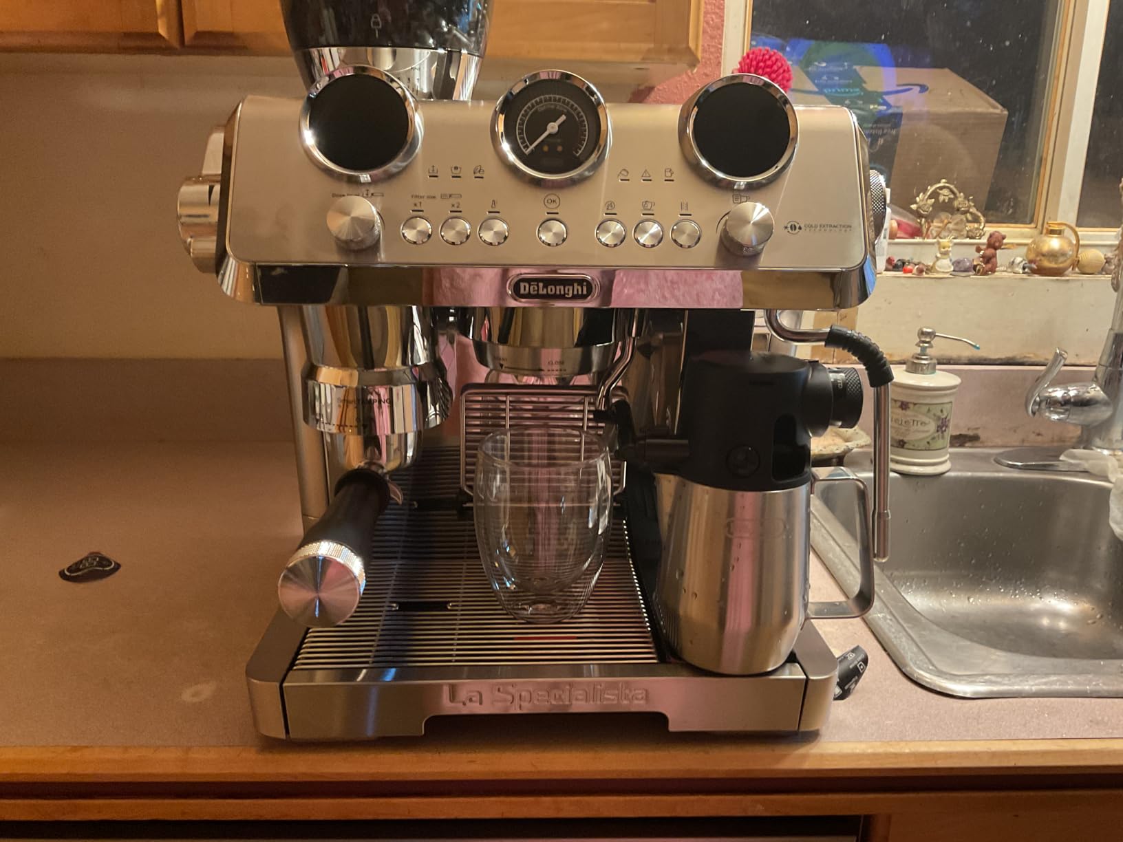 De'Longhi La Specialista Opera Espresso Machine - Cold Brew & Espresso Maker with Smart Tamping, Burr Grinder, Milk Steam Wand/Frother & 19-Bar Pressure customer photo 2