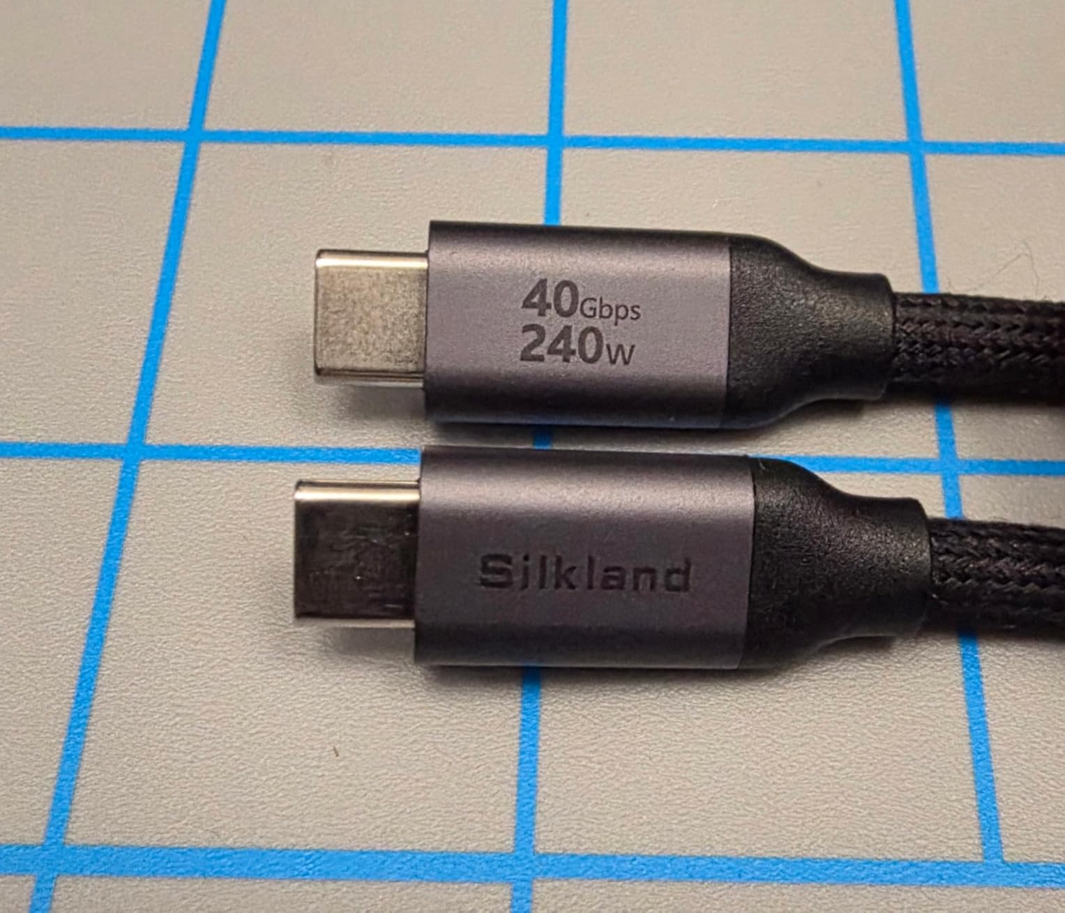 Silkland USB 4 for Thunderbolt 4 Cable 4FT, 40Gbps Data Sync, 8K/6K@60Hz, 240W Charging, [USB-IF Certified] USB C to USB C Thunderbolt Cable, Compatible for MacBook, iPhone 17, Mac mini, SSD, Docking customer photo 1