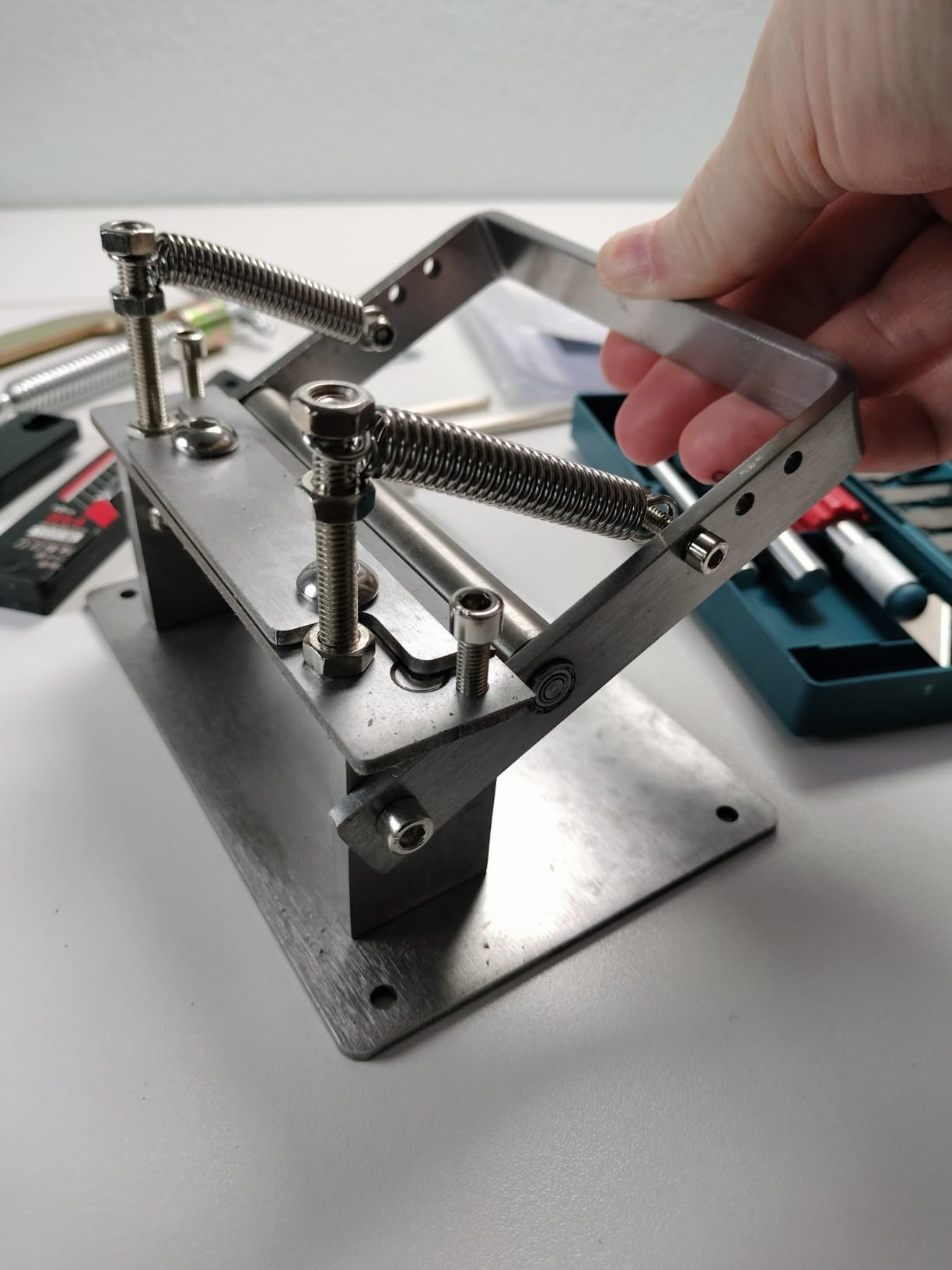 Manual Leather Skiver Splitter Leather Skiving Machine with 10 PCS Black Blades and 1 Set of Carving Knives for Leather Hand Craft Strip Belt Thinning customer photo 1