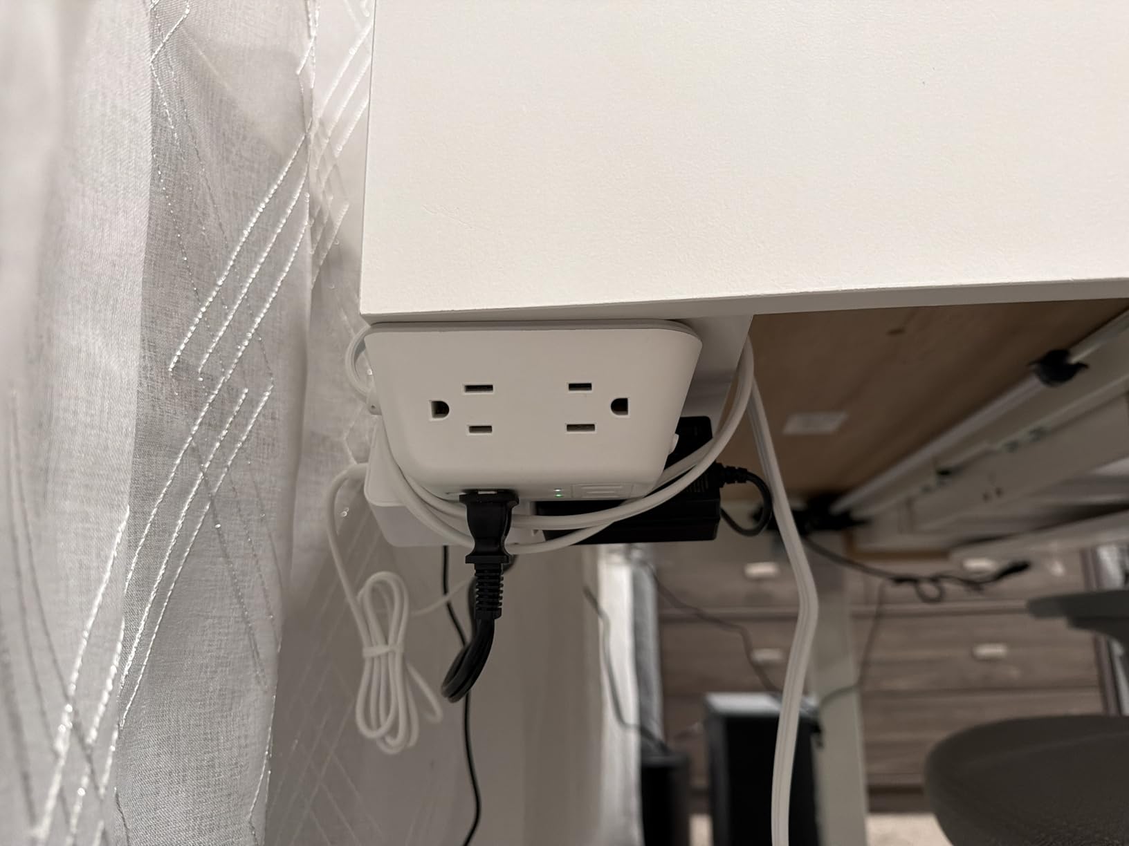 Desk Clamp Power Strip, Surge Protector with 5 AC Outlets and 3 USB Ports, Desk Mount Charging Station, Fit 1.97in Tabletop Edge Thick, 6FT Extension Cord, for Home Office Gaming Accessories customer photo 1